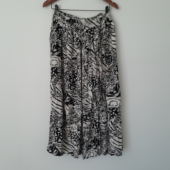 Retro Y2K Abstract Black and White Animal Print Maxi Skirt - Picture 10 of 10